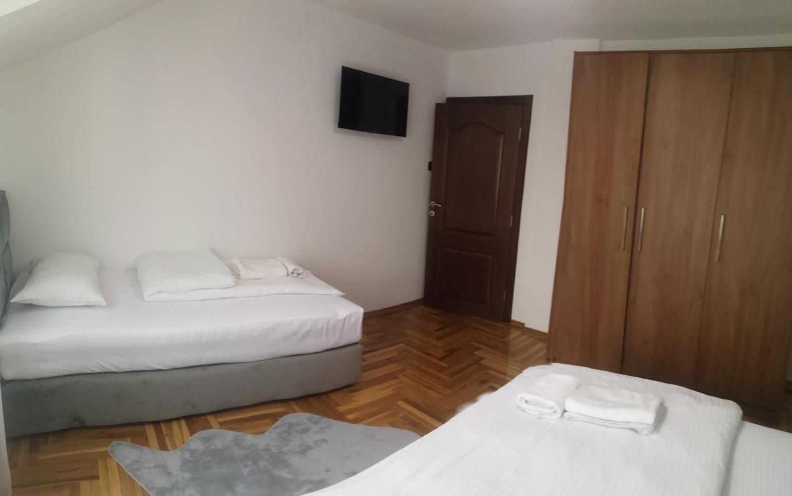 Zlatna Kruna Banja Luka Exteriör bild